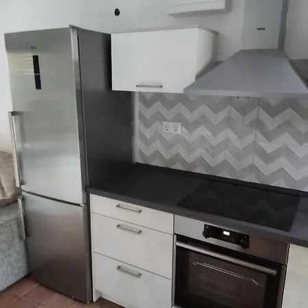 2 Minutes To The Beach With A Private Garden