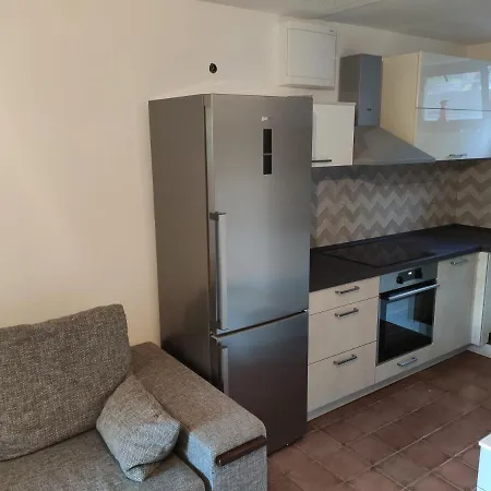 Lägenhet 2 Minutes To The Beach With A Private Garden